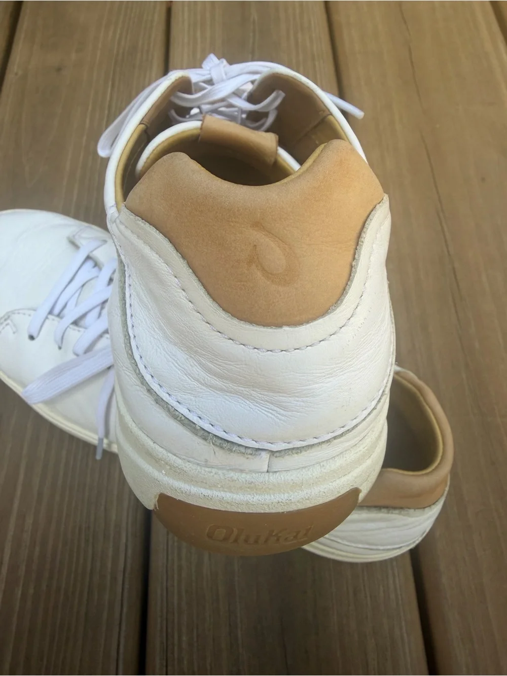 OluKai‎ Men's Lae'ahi Lī 'Ili Leather Lace Up Sneakers in White Size 11.5